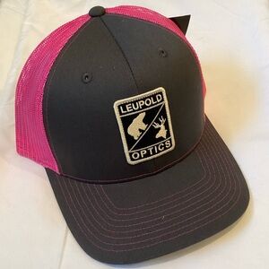 NWT, Leupold trucker hat
